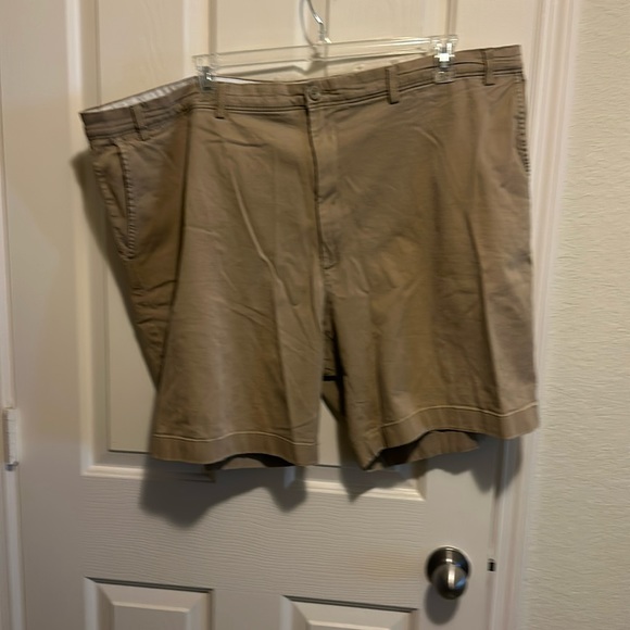 Men’s size 48 khaki shorts - Picture 1 of 2